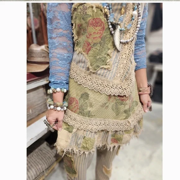 A Rare Bird Floral Butterfly Print Lace Frayed Hem Shirt Dress - Picture 3 of 5